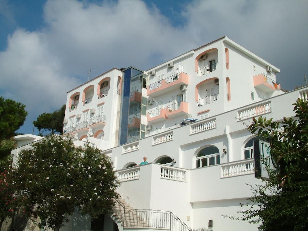 Hotel La Ginestra Forio di Ischia Eksteriør billede