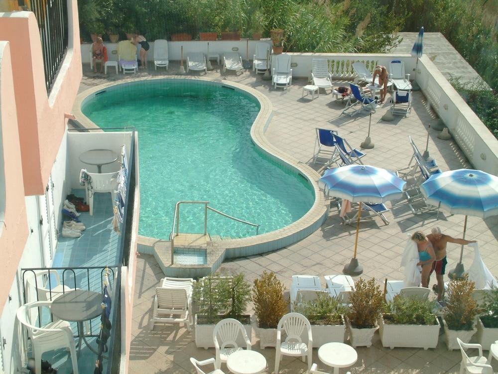 Hotel La Ginestra Forio di Ischia Eksteriør billede